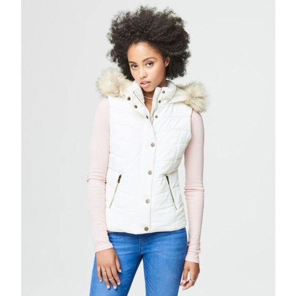Aeropostale Jackets & Blazers - Aeropostale Cozy White Puffer Vest w/ Hood Med M